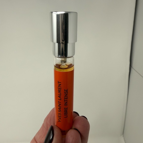 Yves Saint Laurent 5ml Libre Intense with Premium Atomizer - Picture 4 of 5